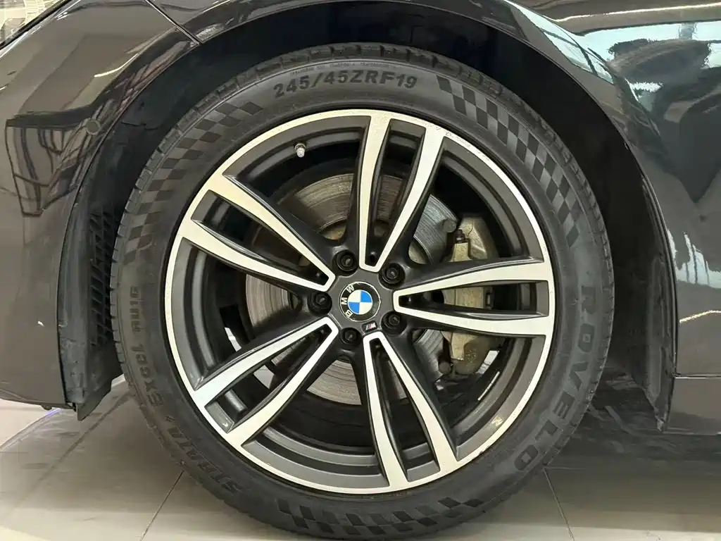 BMW 7 Series — миниатюра 18