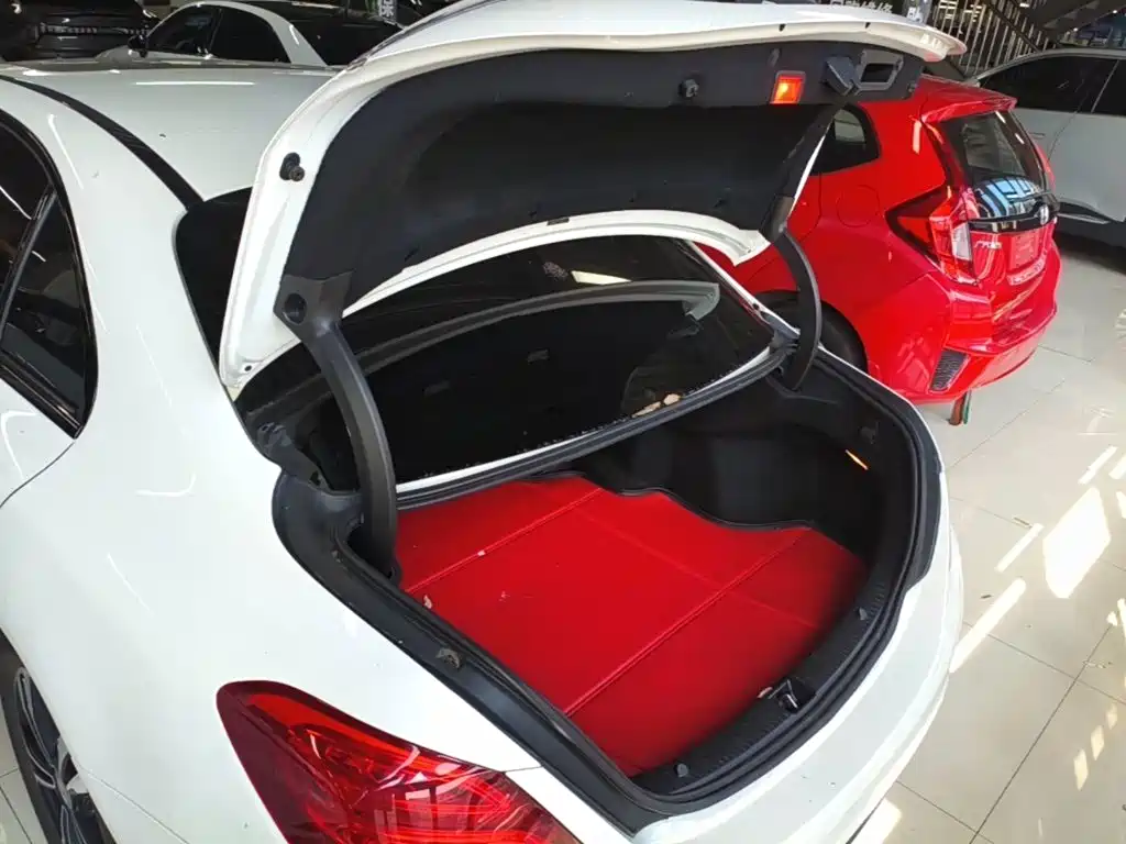 Mercedes-Benz C-Class — миниатюра 19