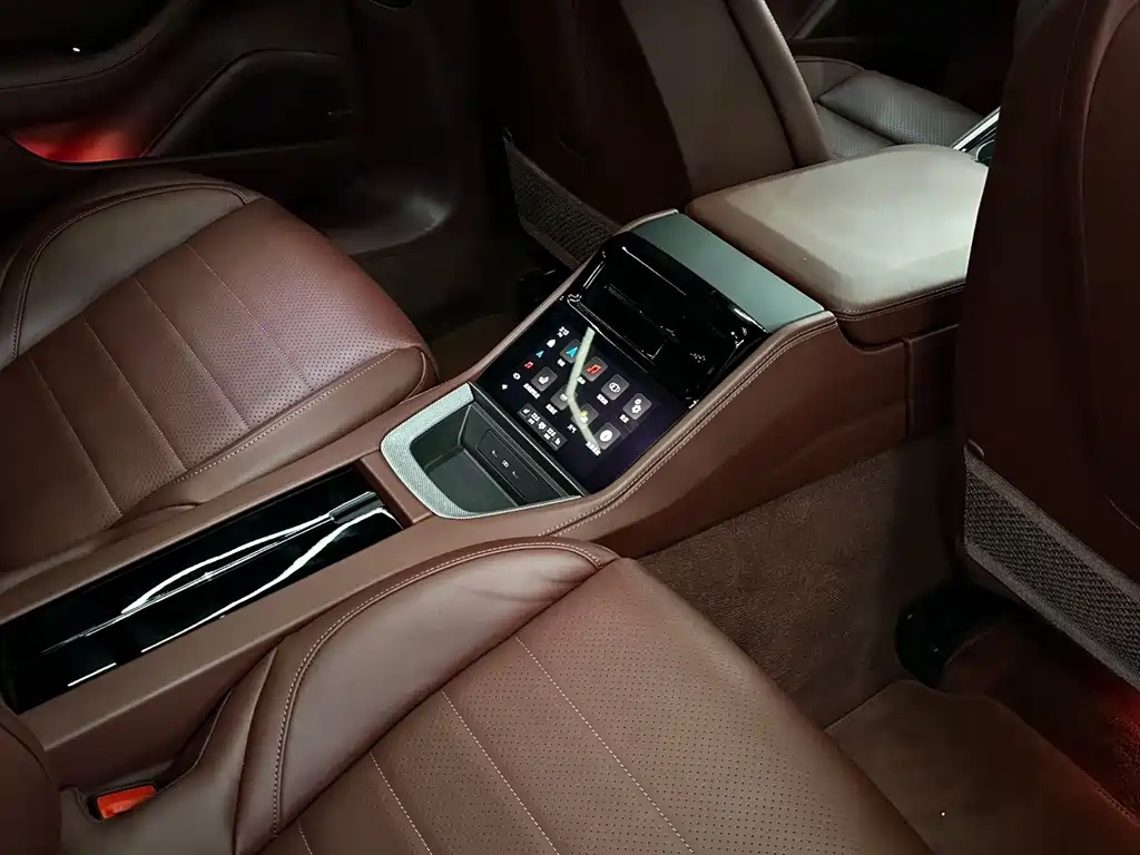 Porsche Panamera — миниатюра 10