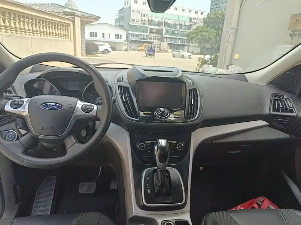 Ford Kuga — миниатюра 13