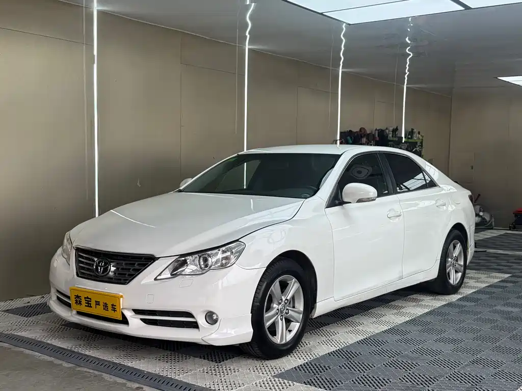 Toyota Reiz 2013