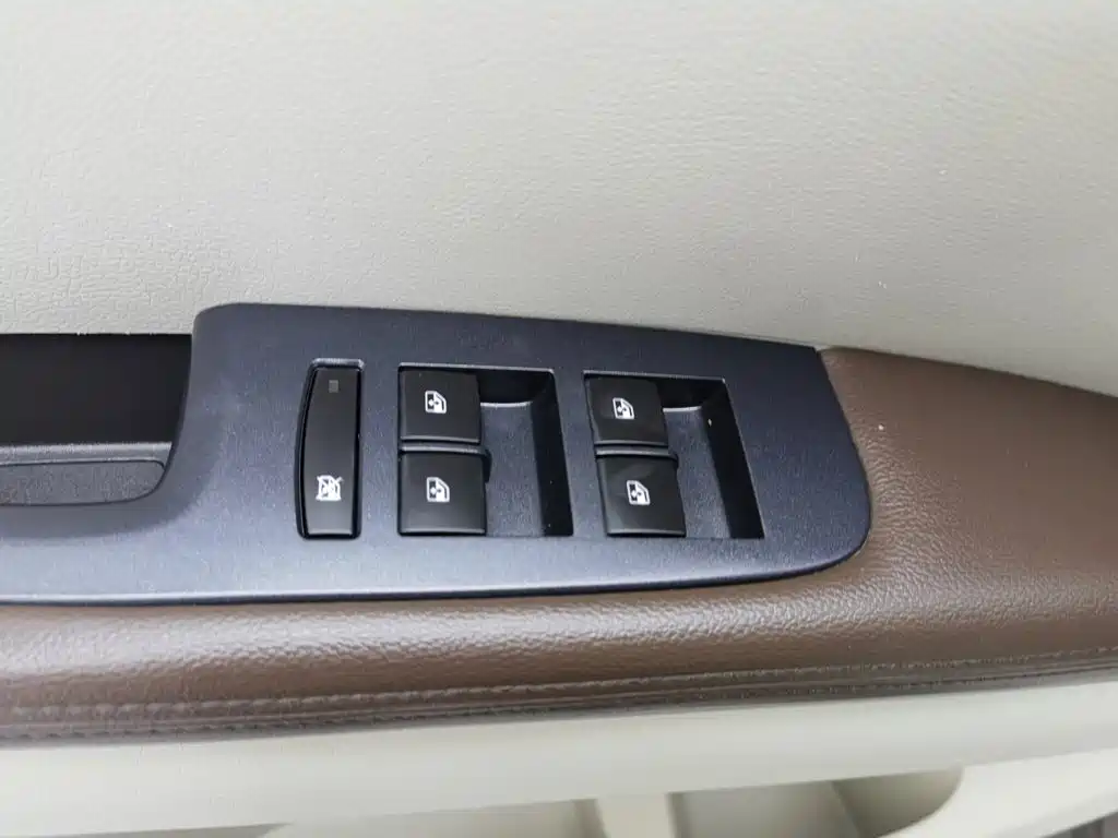 Buick GL8 — миниатюра 9