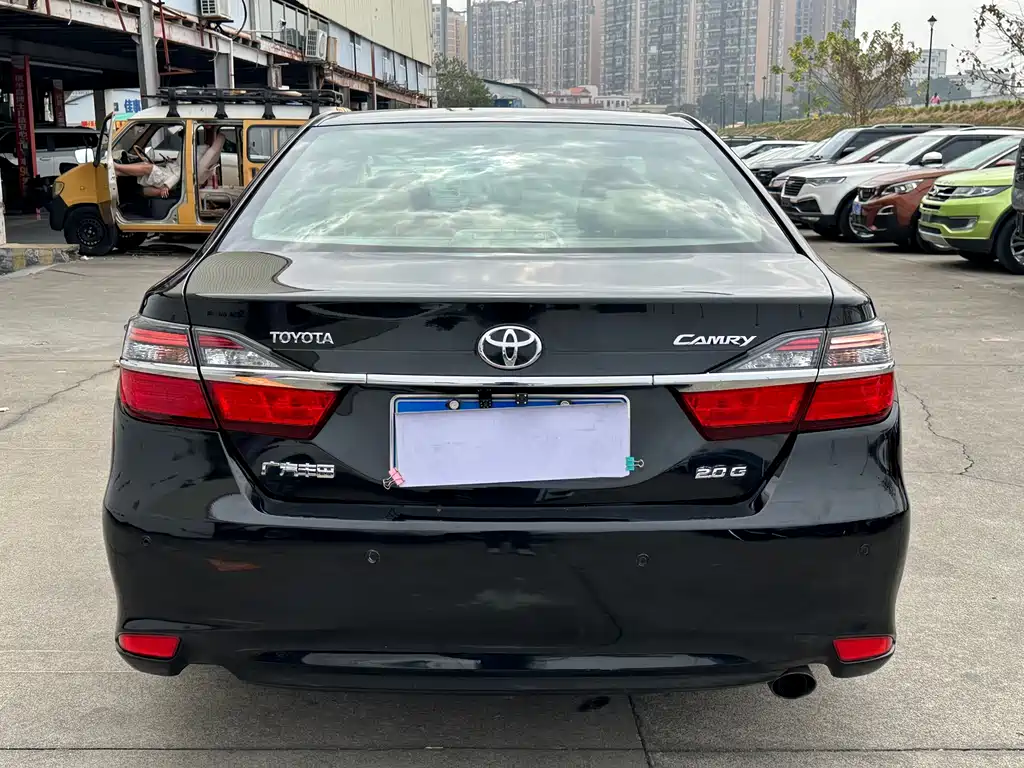 TOYOTA CAMRY