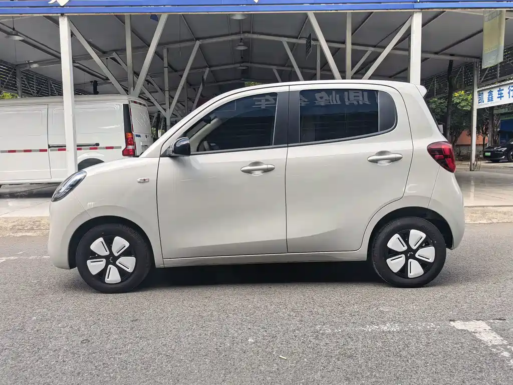 Wuling MINIEV — миниатюра 6
