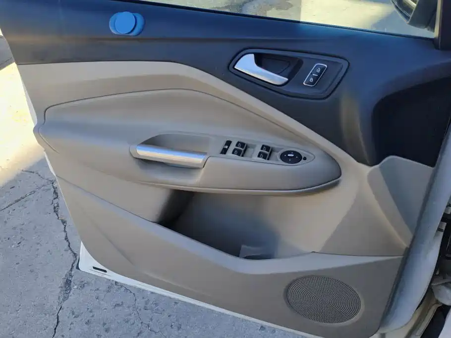 Ford Kuga — миниатюра 7