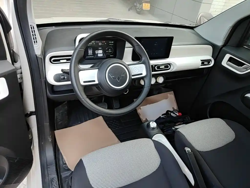 Wuling MINIEV — миниатюра 10