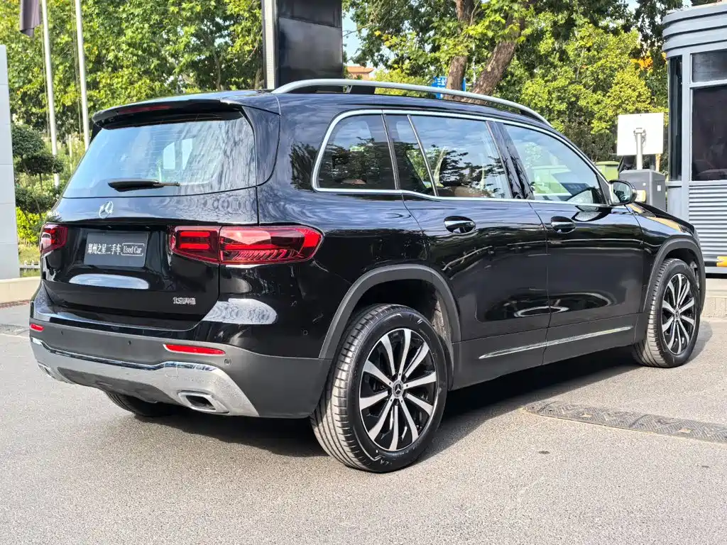 Mercedes-Benz GLB — миниатюра 11