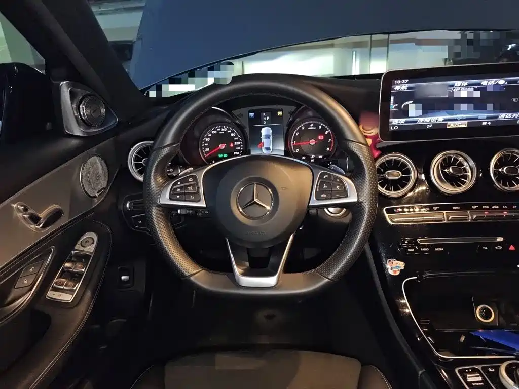 Mercedes-Benz C-Class — миниатюра 11