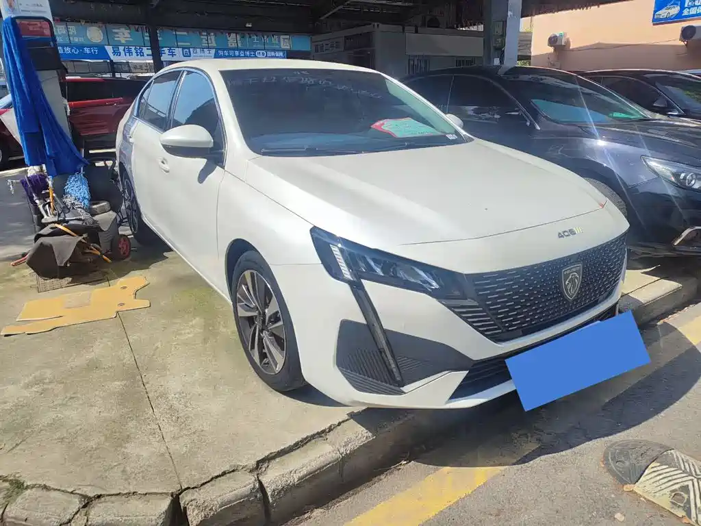Peugeot 408 2023