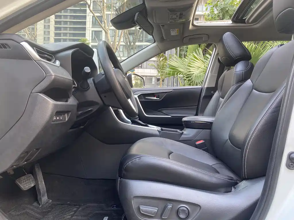 TOYOTA RAV4 RONGFANG