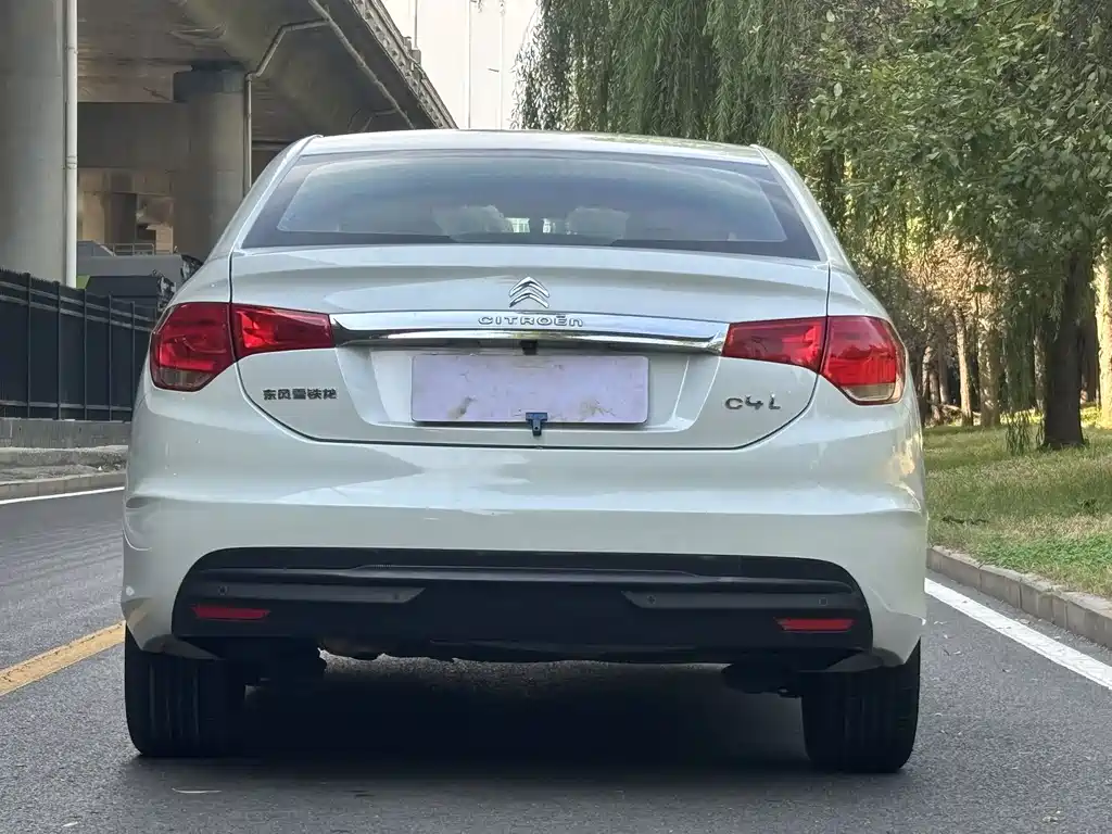 Citroen C4L — миниатюра 5