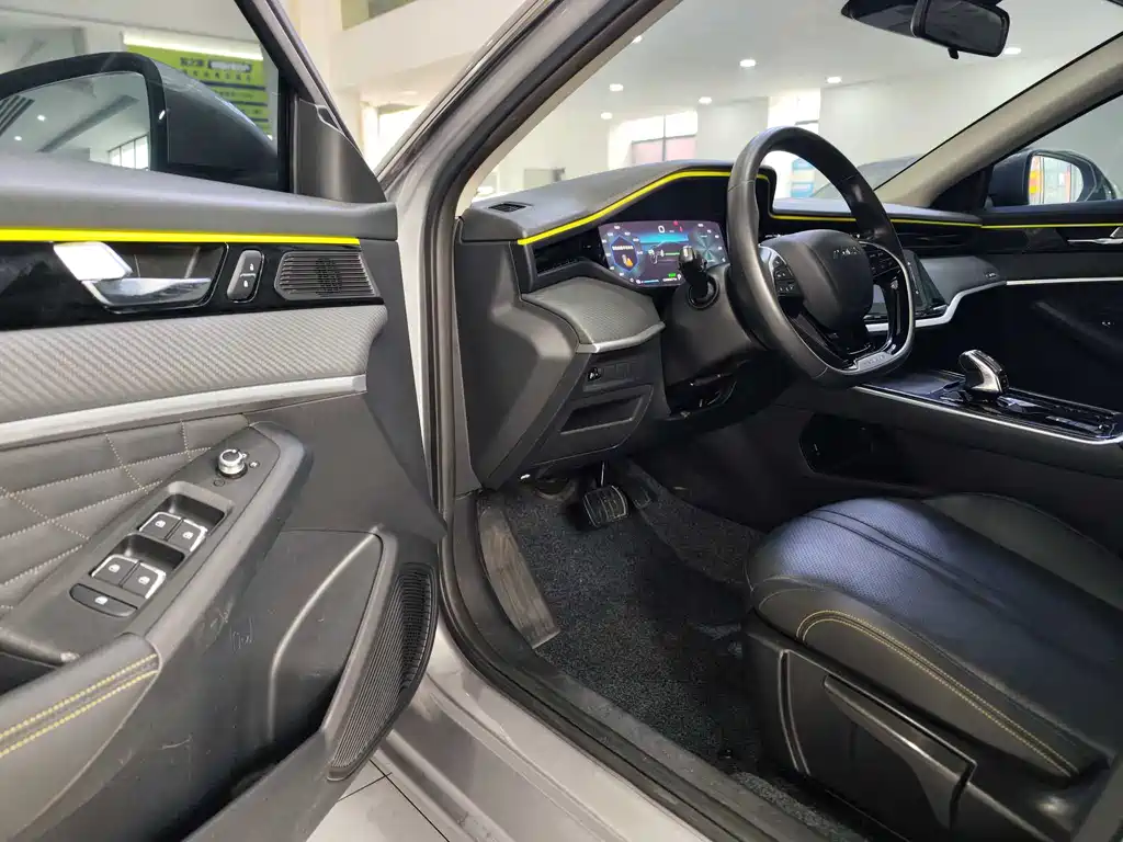 DONGFENG YI HYUN MAX