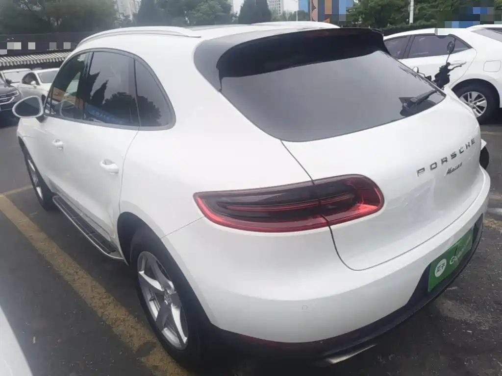 Porsche Macan — миниатюра 5