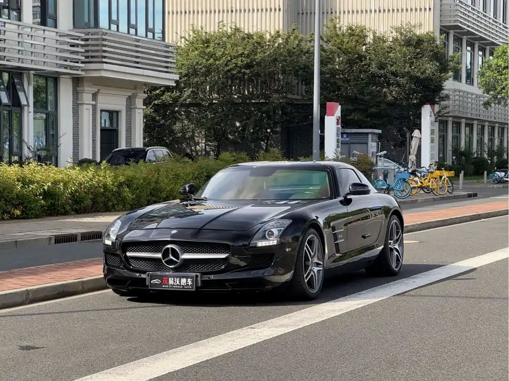 Mercedes-Benz SLS AMG
