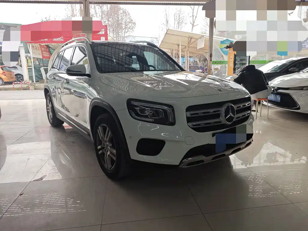 MERCEDES-BENZ GLB