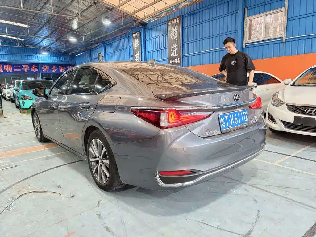 Lexus ES — миниатюра 4