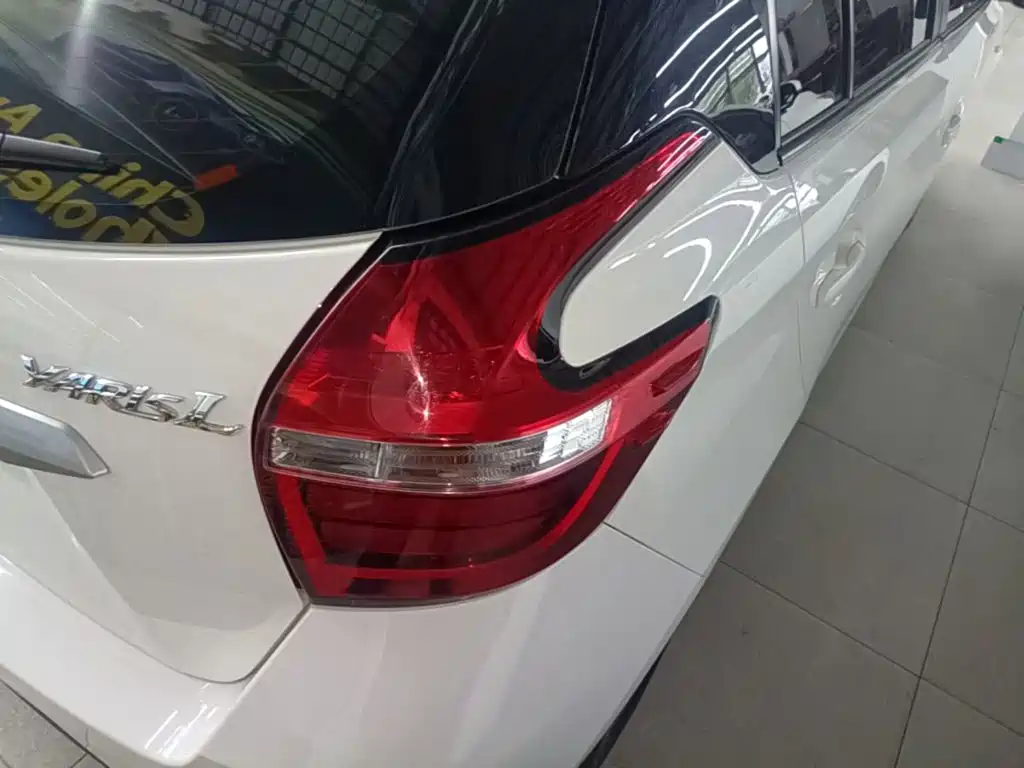 Toyota Yaris L — миниатюра 8