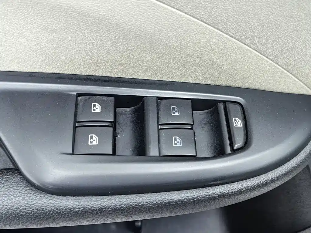 Buick Excelle — миниатюра 9