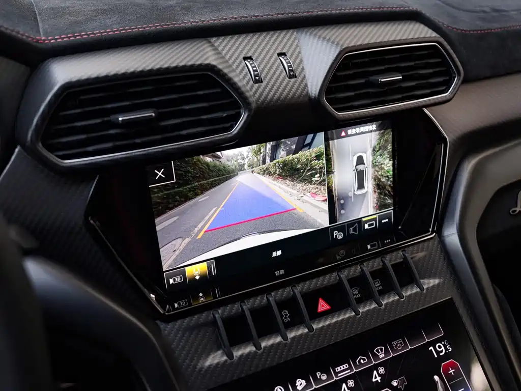Lamborghini Urus — миниатюра 34