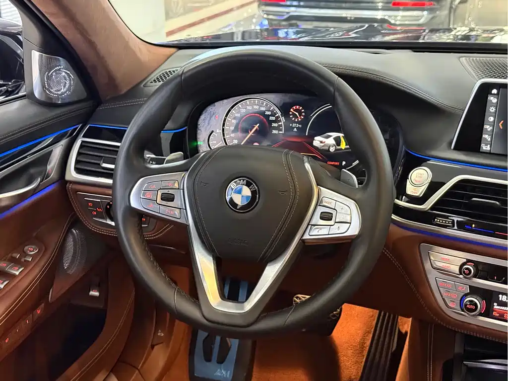 BMW 7 Series — миниатюра 5