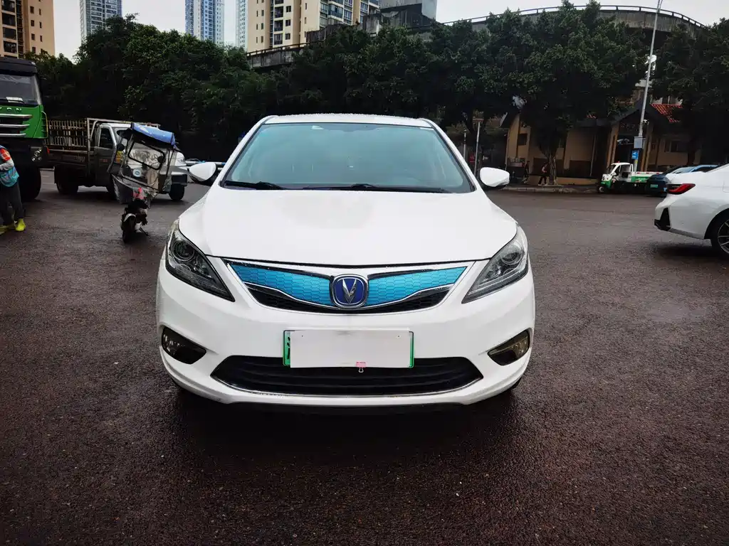 Changan Eado New Energy — миниатюра 2