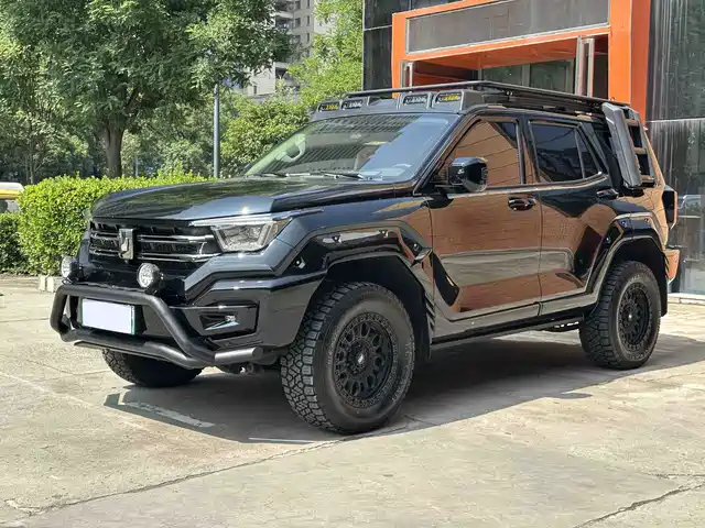 2025 TANK 400