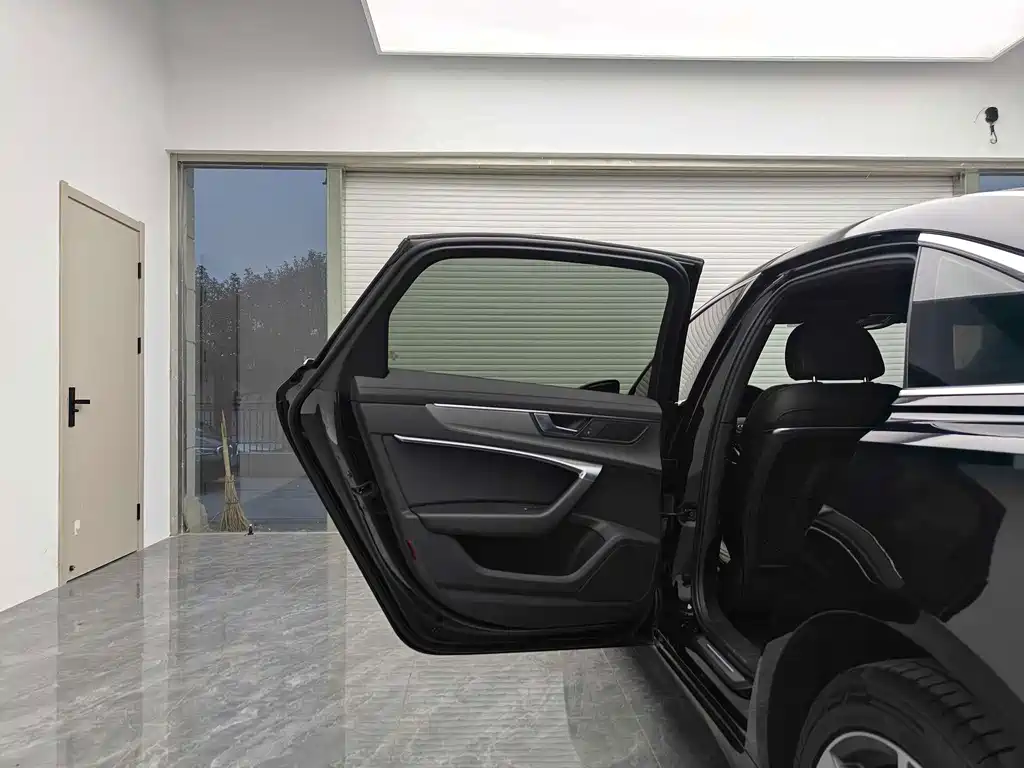 Audi A6L — миниатюра 10