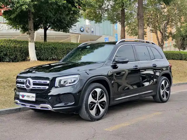 MERCEDES-BENZ GLB