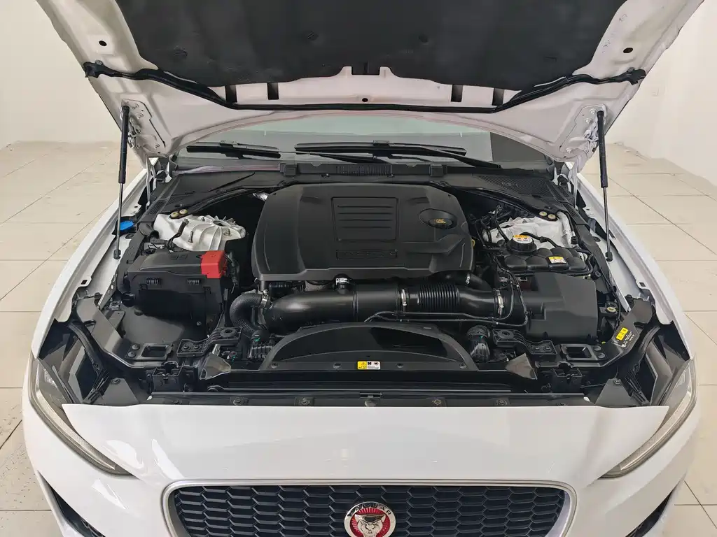 Jaguar XEL — миниатюра 13