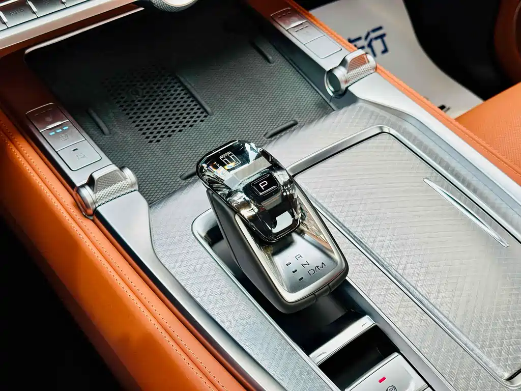 TANK TANK 700 NEW ENERGY