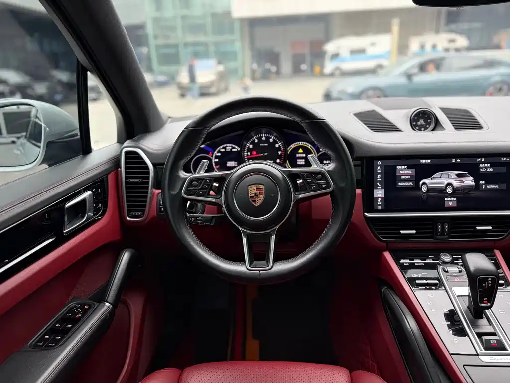 Porsche Cayenne — миниатюра 16