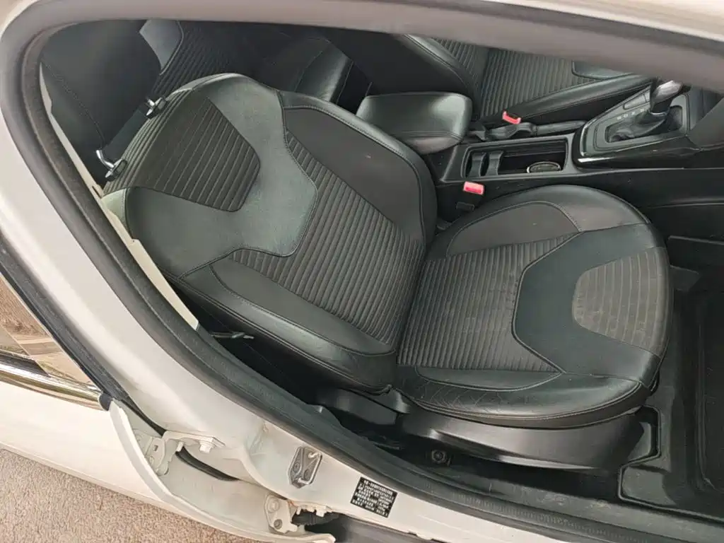 Ford Focus — миниатюра 25