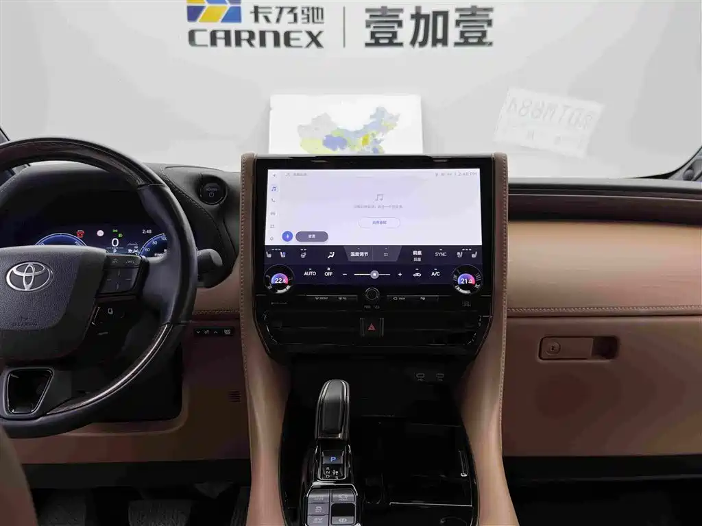 Toyota Alphard — миниатюра 12