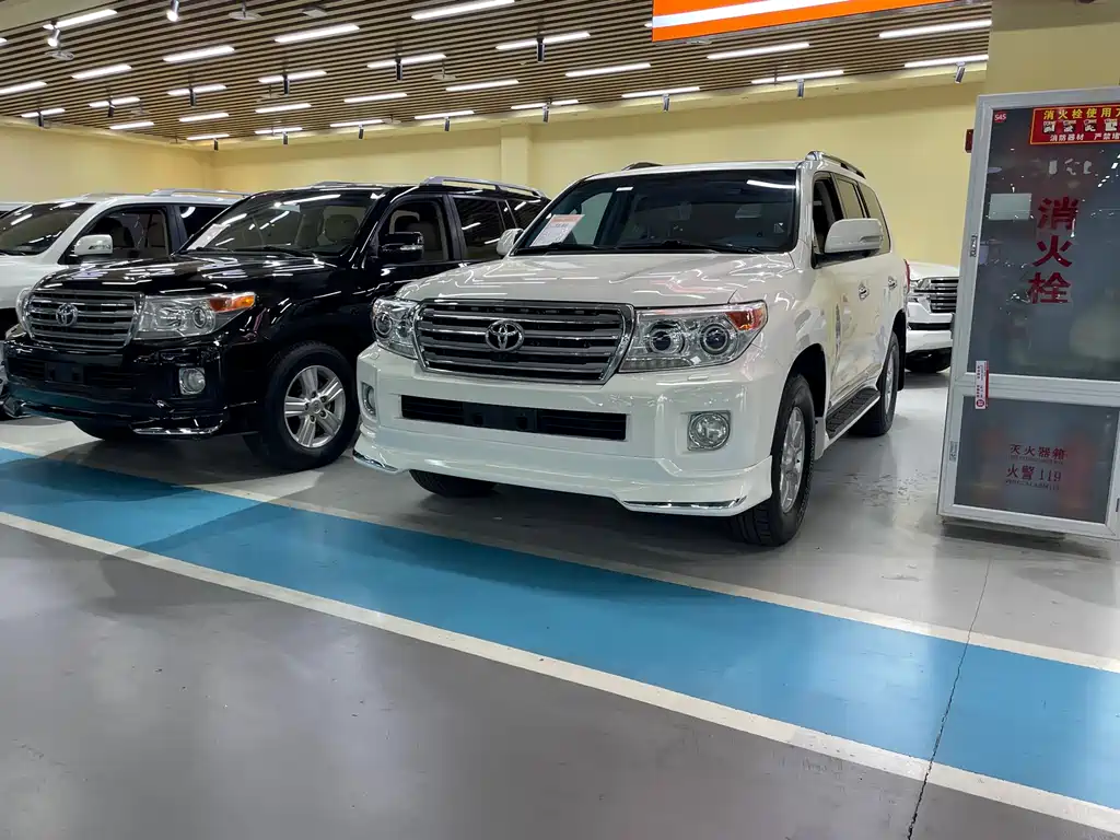 Toyota Land Cruiser 2014