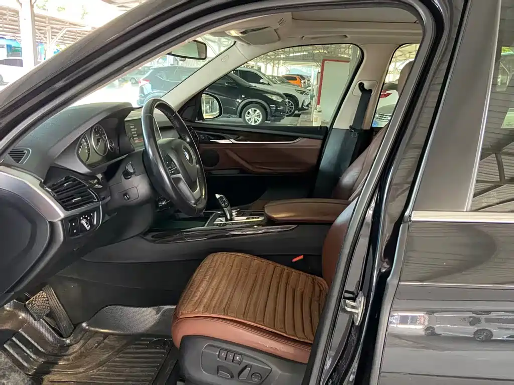 BMW X5 (Import) — миниатюра 6