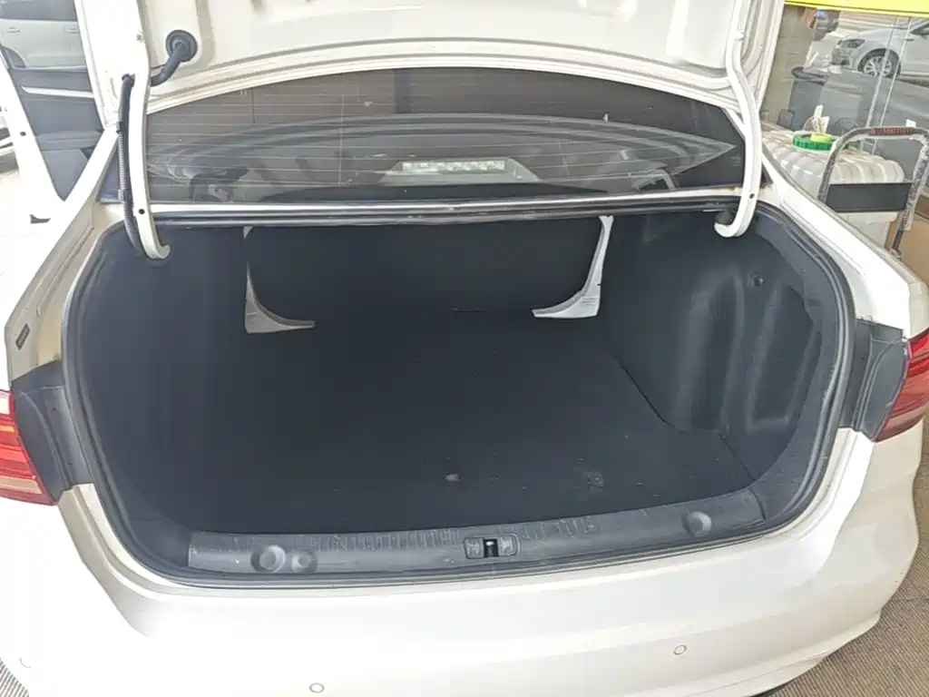 Volkswagen Lavida — миниатюра 19