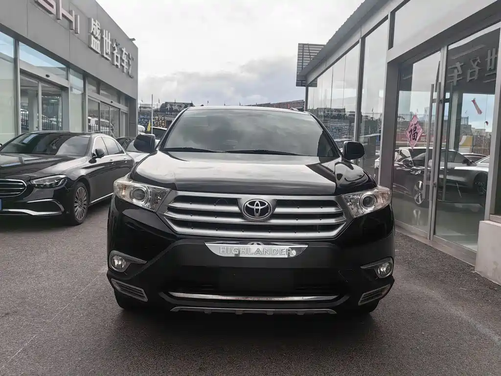 Toyota Highlander 2012 2.7L 7 мест Luxury