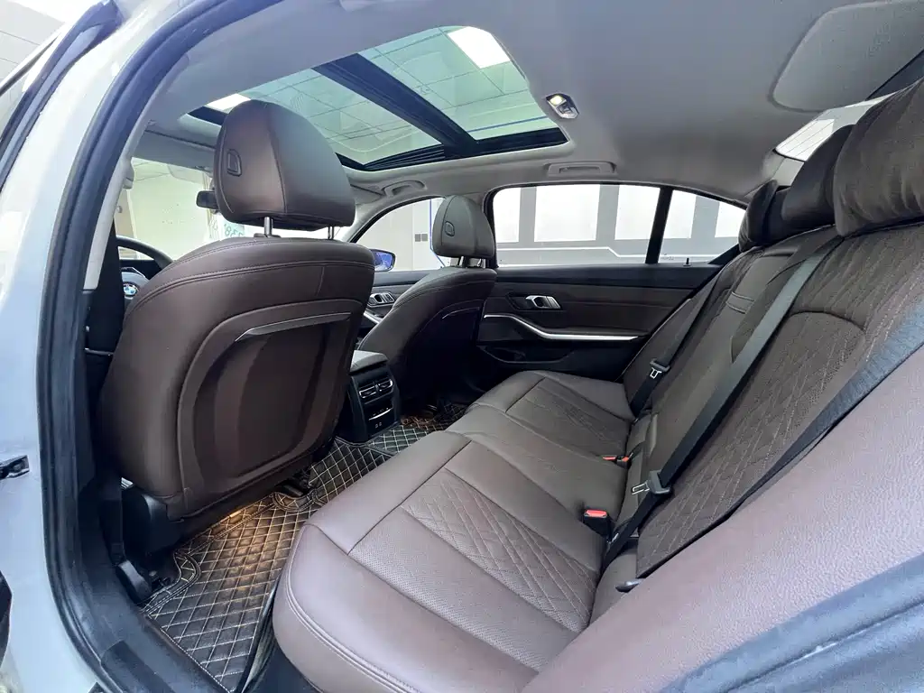 BMW 3 Series — миниатюра 8