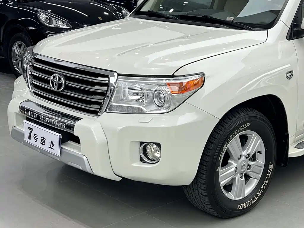 TOYOTA LAND CRUISER