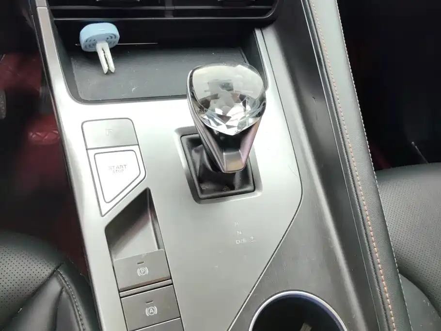 Roewe RX5 — миниатюра 16