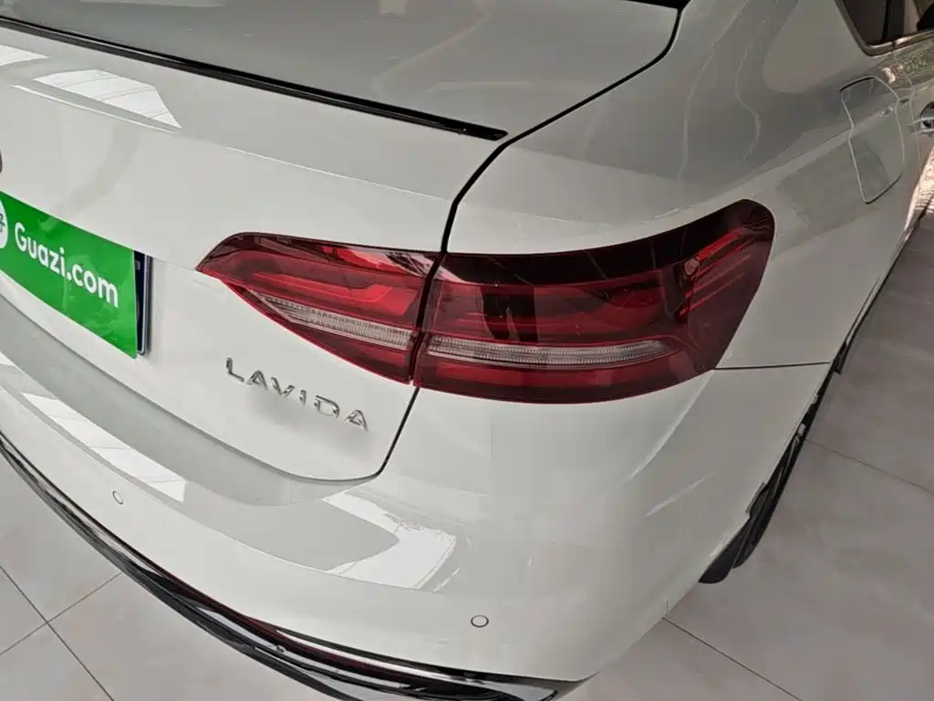 Volkswagen Lavida — миниатюра 8