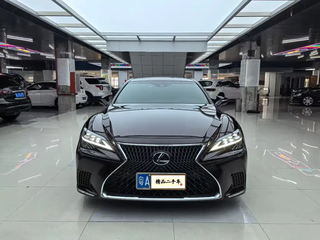 Lexus LS 2023