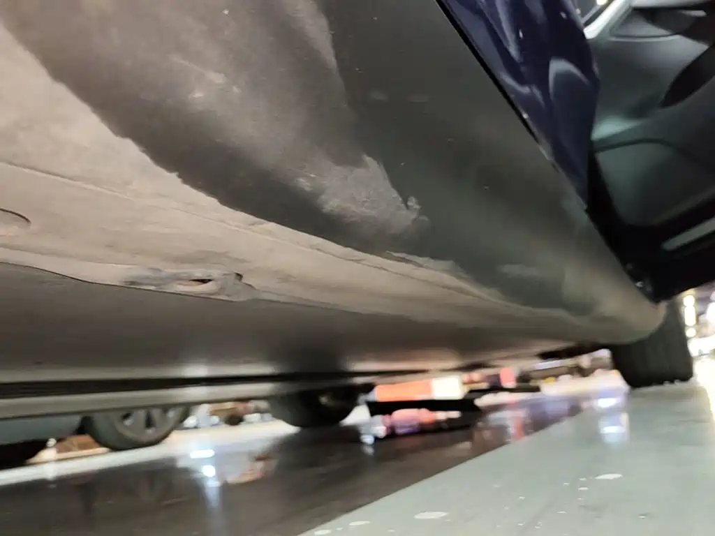 Tesla Model Y — миниатюра 21