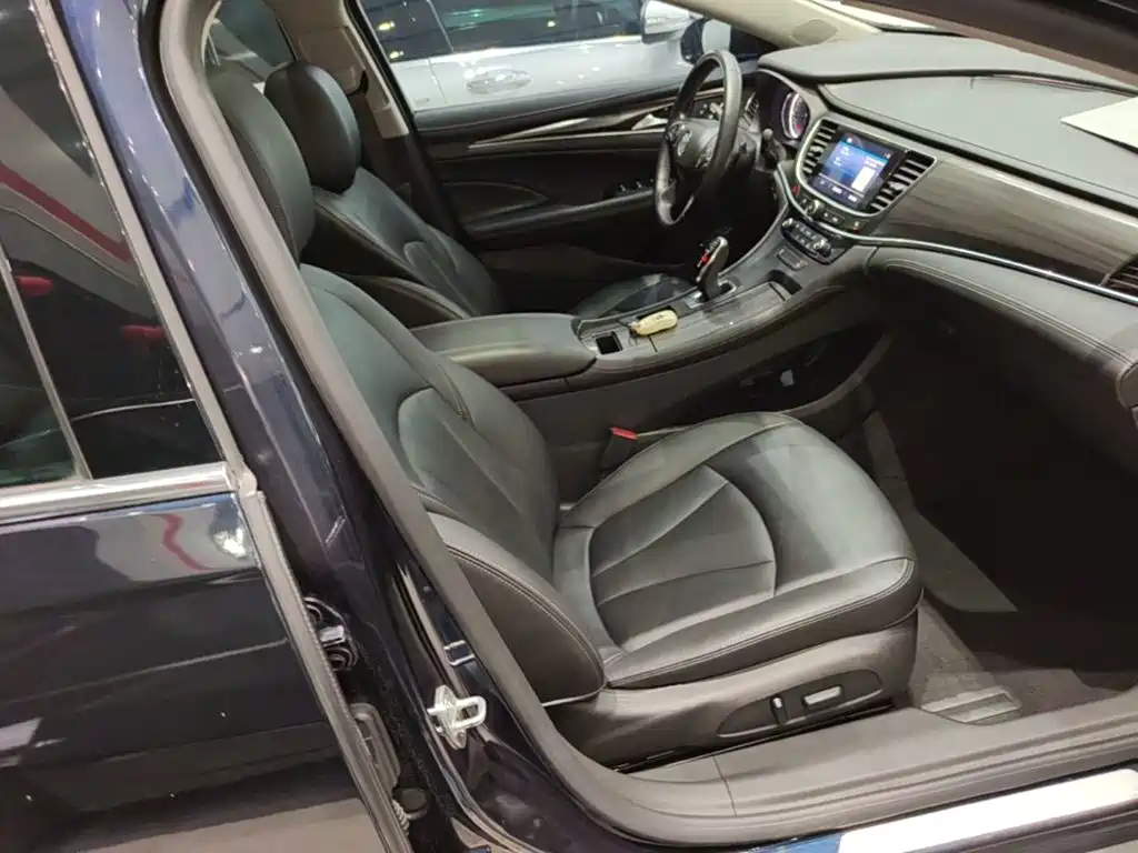 Buick LaCrosse — миниатюра 25