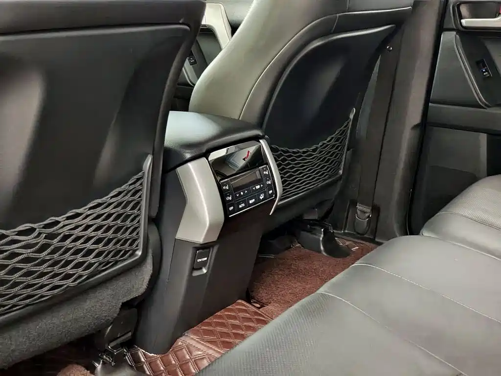 Toyota Prado — миниатюра 9