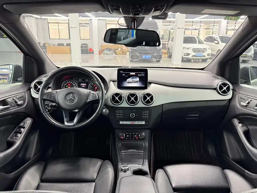 Mercedes-Benz B-Class — миниатюра 11