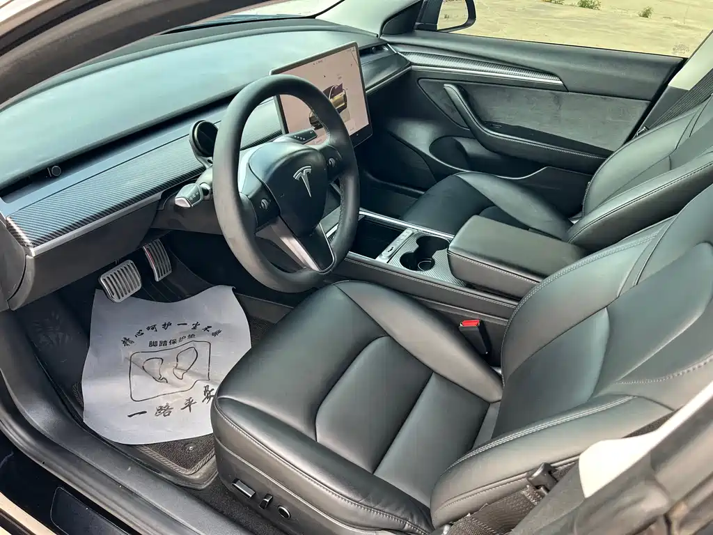 Tesla Model 3 — миниатюра 4
