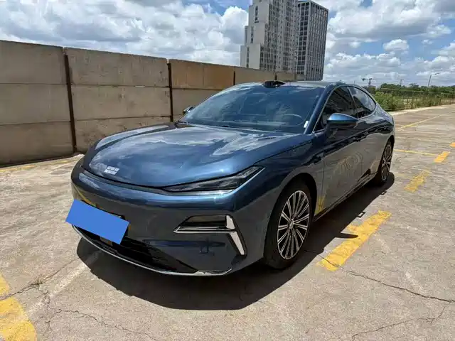2025 Geely Galaxy Xingyao 8