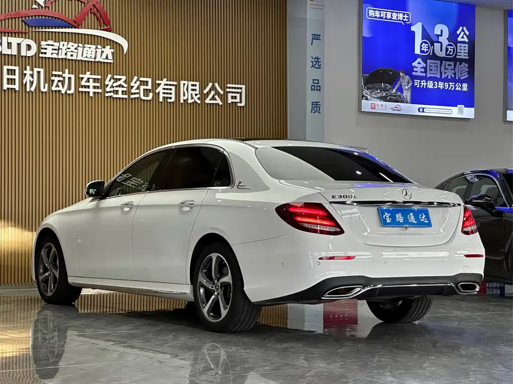 Mercedes-Benz E-Class — миниатюра 4