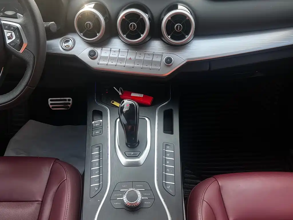 WEI PAI WEI BRAND VV7